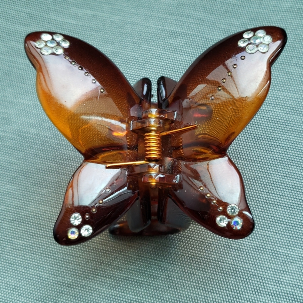 Butterfly claw hair clip.